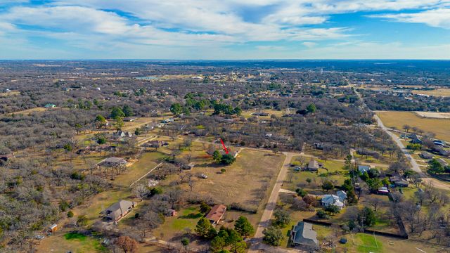 310 Oakhill Drive, Keene, TX 76059