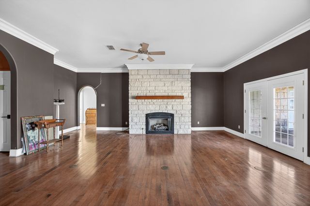 310 Oakhill Drive, Keene, TX 76059