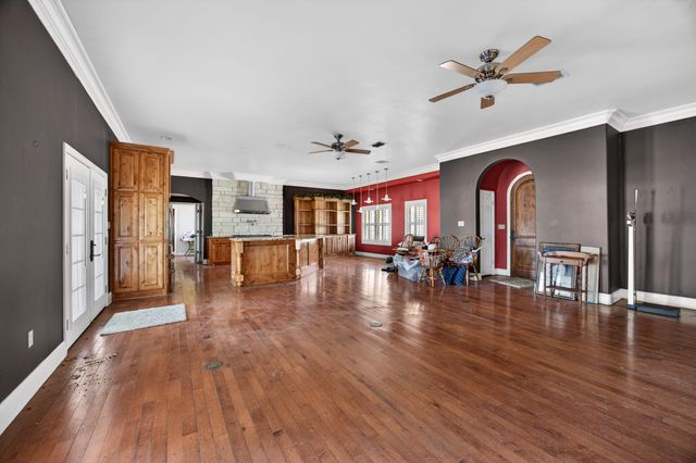 310 Oakhill Drive, Keene, TX 76059