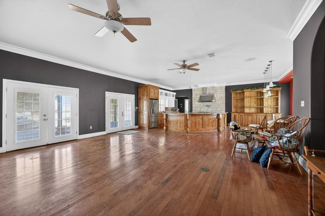 310 Oakhill Drive, Keene, TX 76059