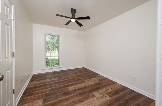 152 Greenbriar Cir, Manchester, TN 37355