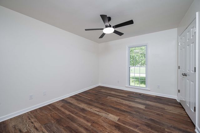 152 Greenbriar Cir, Manchester, TN 37355