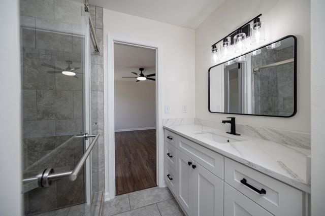 152 Greenbriar Cir, Manchester, TN 37355