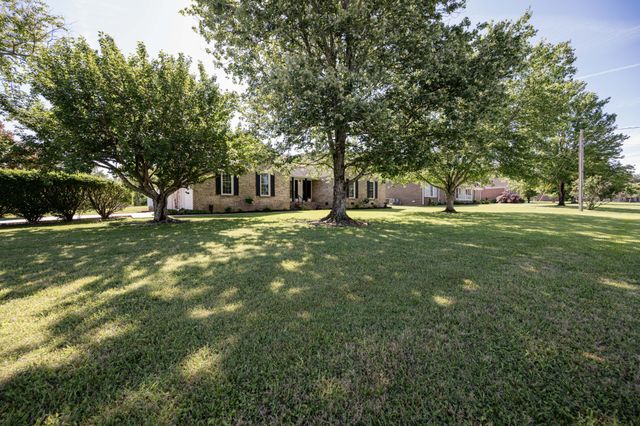 152 Greenbriar Cir, Manchester, TN 37355