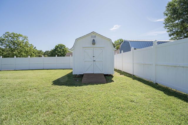 152 Greenbriar Cir, Manchester, TN 37355