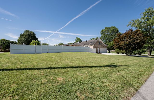 152 Greenbriar Cir, Manchester, TN 37355