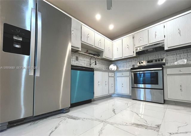 100 Bayview Dr 1827, Sunny Isles Beach, FL 33160