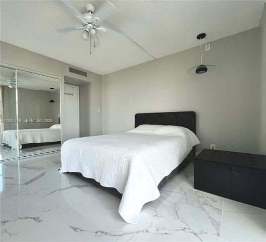 100 Bayview Dr 1827, Sunny Isles Beach, FL 33160