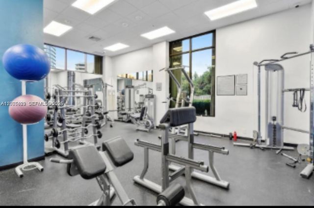 100 Bayview Dr 1827, Sunny Isles Beach, FL 33160