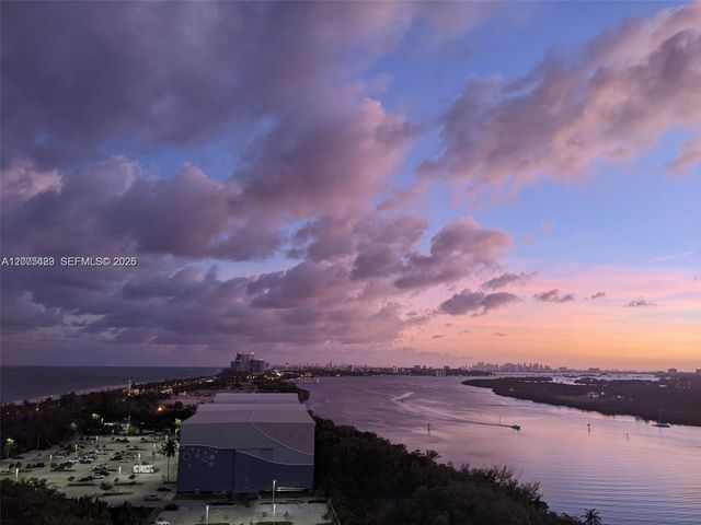 100 Bayview Dr 1827, Sunny Isles Beach, FL 33160