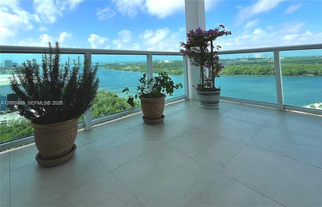 100 Bayview Dr 1827, Sunny Isles Beach, FL 33160