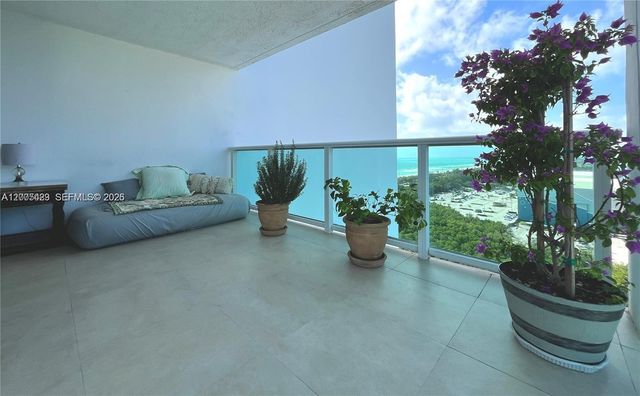 100 Bayview Dr 1827, Sunny Isles Beach, FL 33160