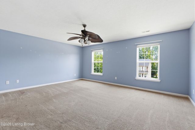 9712 Waterbrook Ct, Louisville, KY 40228