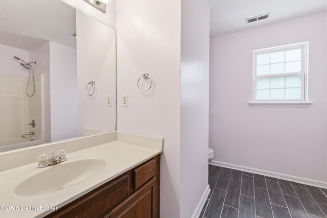 9712 Waterbrook Ct, Louisville, KY 40228
