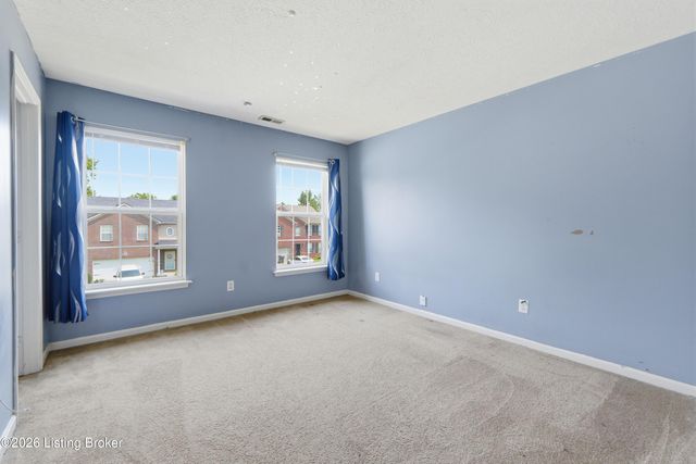 9712 Waterbrook Ct, Louisville, KY 40228
