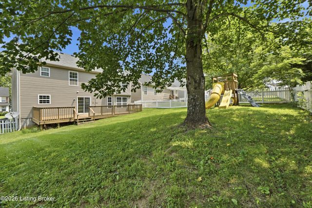 9712 Waterbrook Ct, Louisville, KY 40228