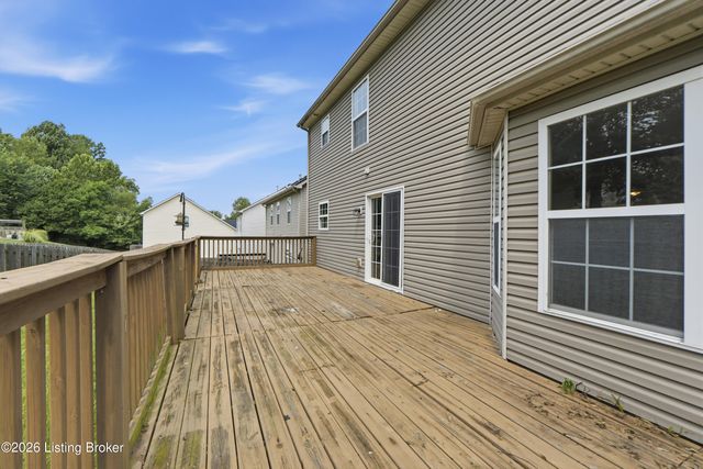 9712 Waterbrook Ct, Louisville, KY 40228