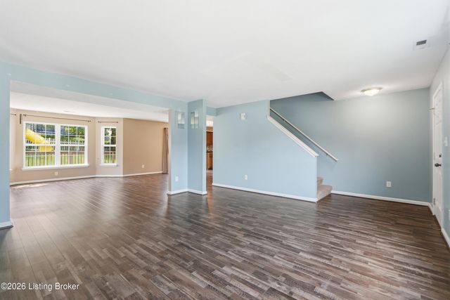 9712 Waterbrook Ct, Louisville, KY 40228