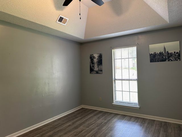2806 MARYLAND CIR E, Memphis, TN 38133