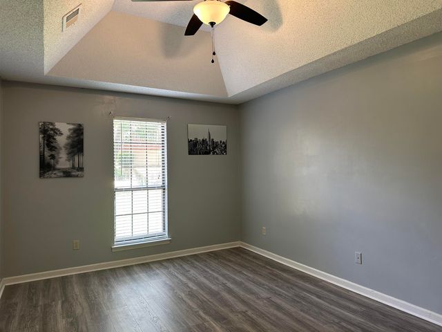 2806 MARYLAND CIR E, Memphis, TN 38133