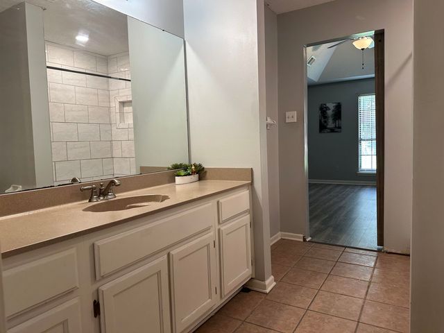 2806 MARYLAND CIR E, Memphis, TN 38133