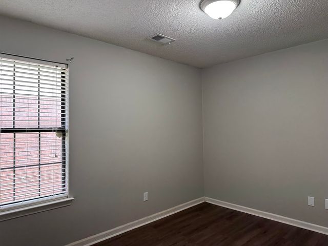 2806 MARYLAND CIR E, Memphis, TN 38133