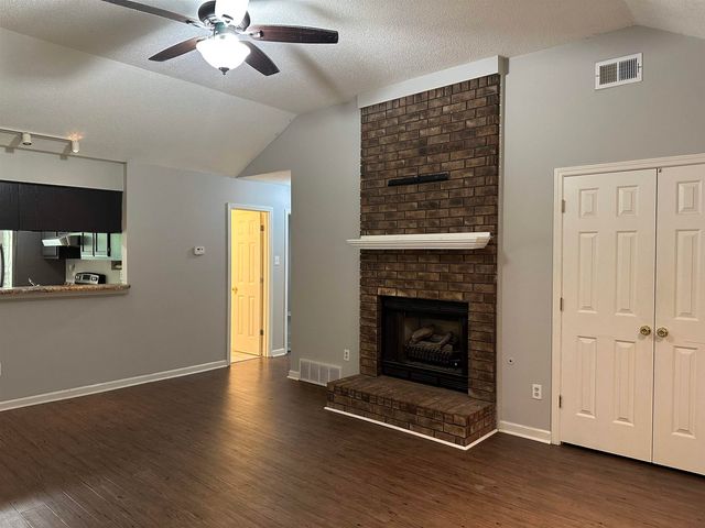 2806 MARYLAND CIR E, Memphis, TN 38133