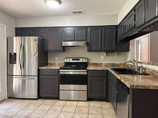 2806 MARYLAND CIR E, Memphis, TN 38133