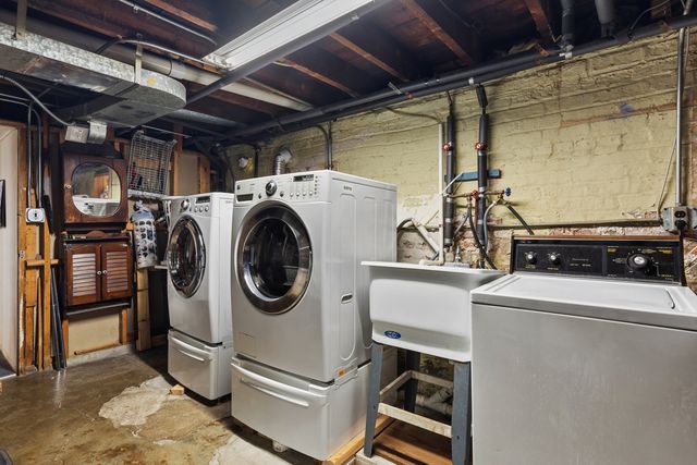 1721 W Foster Avenue, Chicago, IL 60640