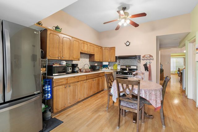 1721 W Foster Avenue, Chicago, IL 60640