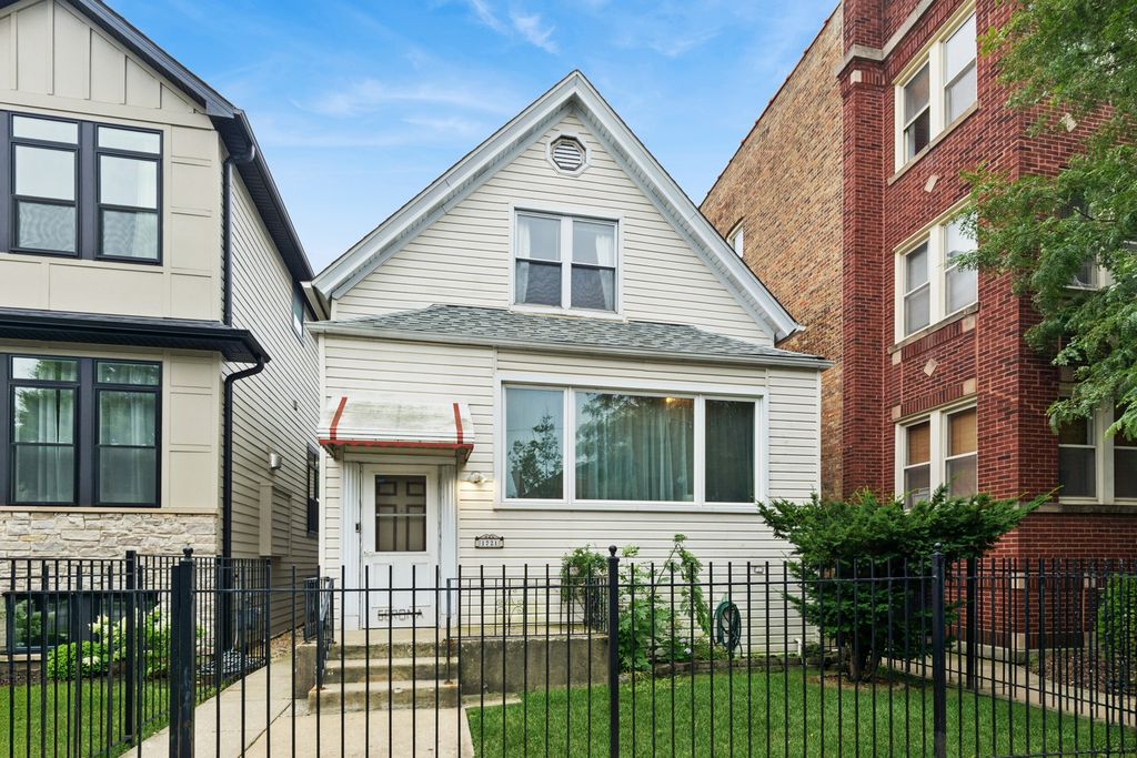1721 W Foster Avenue, Chicago, IL 60640