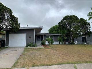 5934 Lucille Dr, Corpus Christi, TX 78412