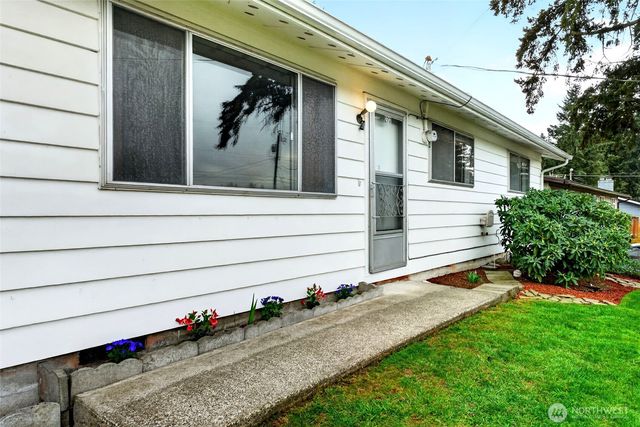 2717 SW 328th Street, Federal Way, WA 98023