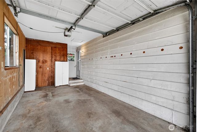 2717 SW 328th Street, Federal Way, WA 98023