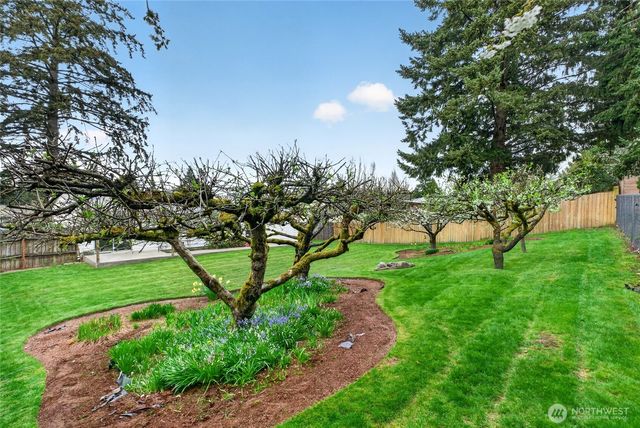2717 SW 328th Street, Federal Way, WA 98023