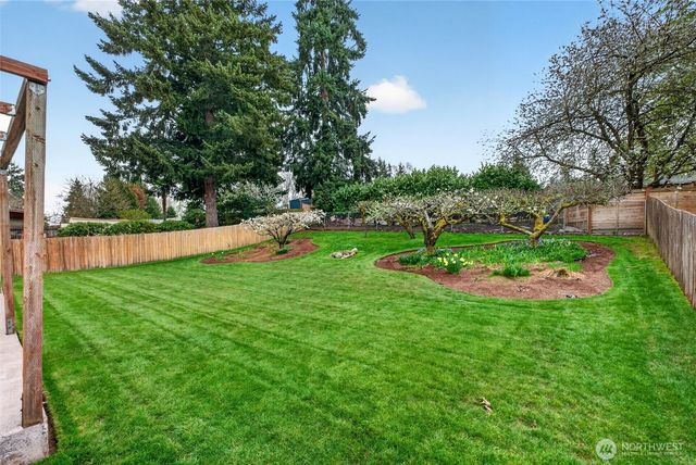 2717 SW 328th Street, Federal Way, WA 98023