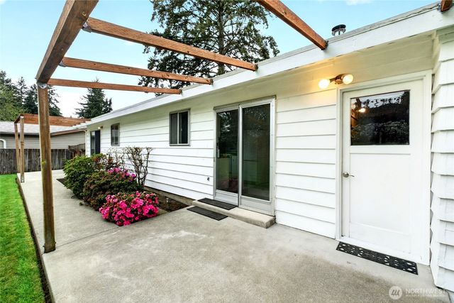 2717 SW 328th Street, Federal Way, WA 98023