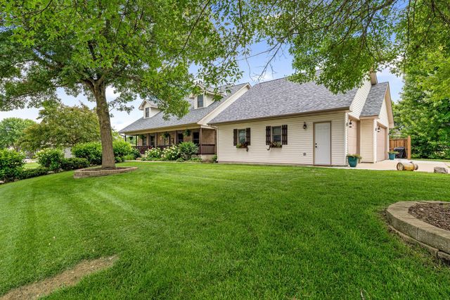 1845 Paulis Drive, Faribault, MN 55021