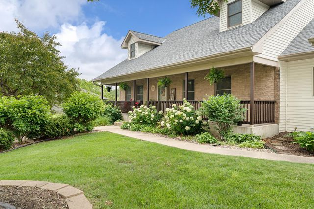 1845 Paulis Drive, Faribault, MN 55021