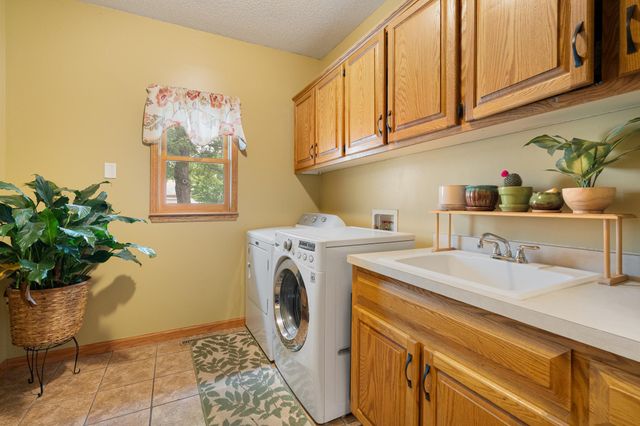 1845 Paulis Drive, Faribault, MN 55021