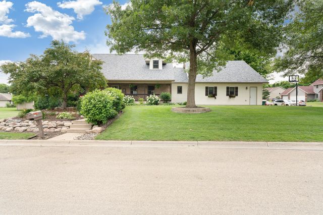 1845 Paulis Drive, Faribault, MN 55021