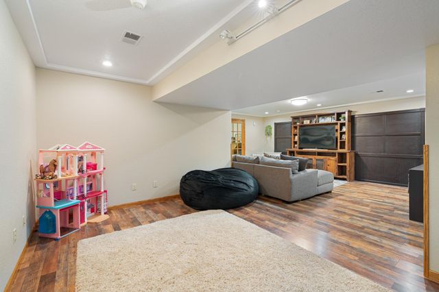 1845 Paulis Drive, Faribault, MN 55021
