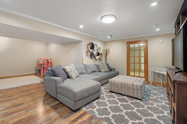 1845 Paulis Drive, Faribault, MN 55021