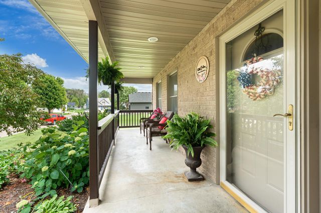 1845 Paulis Drive, Faribault, MN 55021