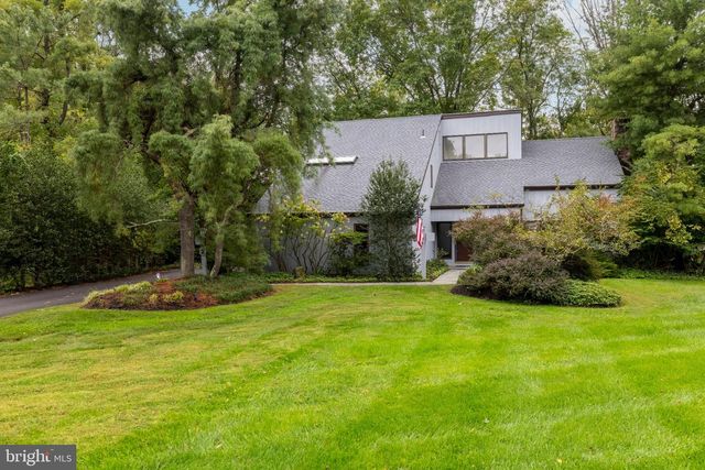 2 FOX POND, Spring House, PA 19477