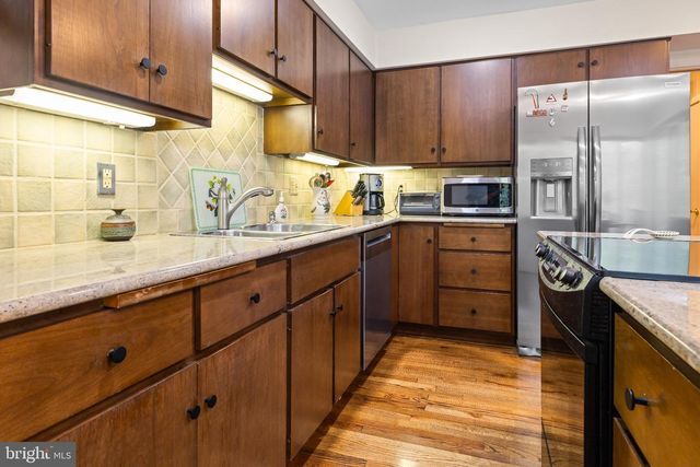2 FOX POND, Spring House, PA 19477