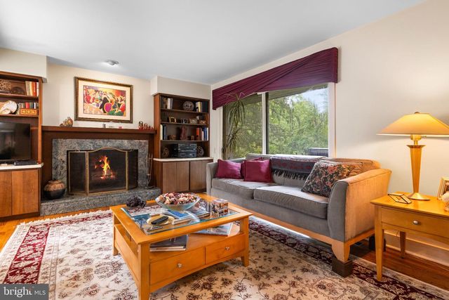 2 FOX POND, Spring House, PA 19477