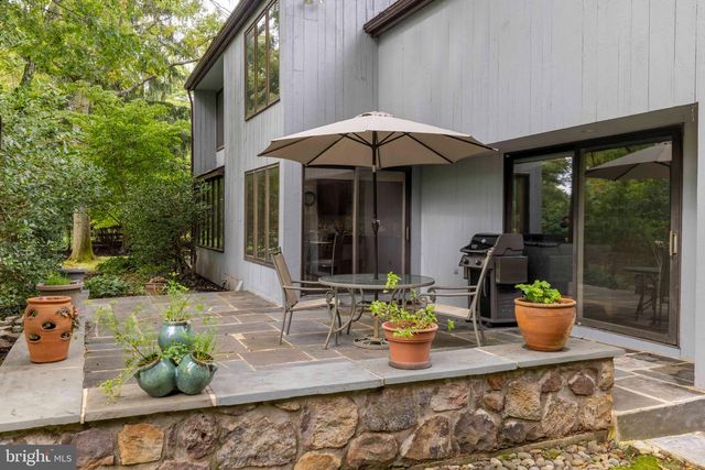 2 FOX POND, Spring House, PA 19477