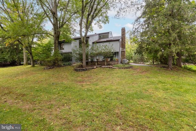 2 FOX POND, Spring House, PA 19477