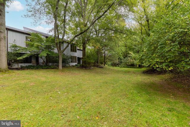 2 FOX POND, Spring House, PA 19477